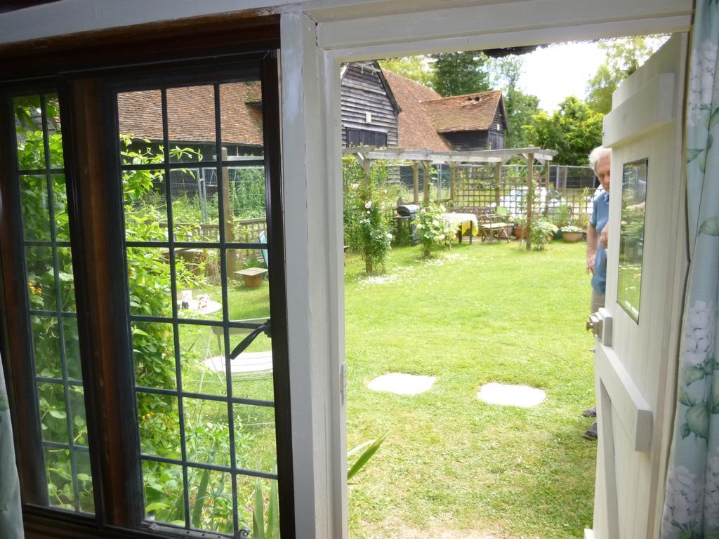 Church Hall Farm Bed And Breakfast Broxted Quarto foto